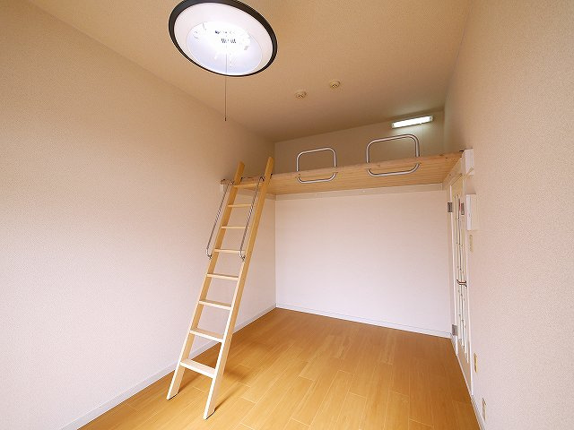 グランデ高天の洋室|広々とした洋室です