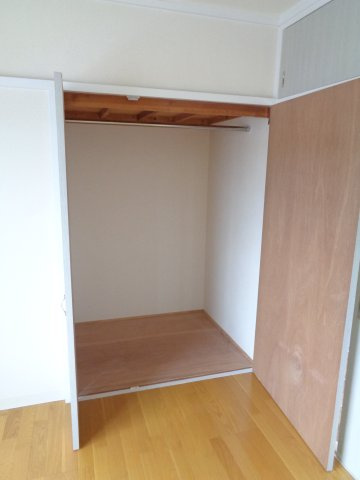 井上ハイツの収納