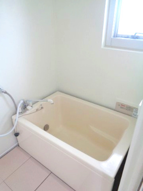 井上ハイツの浴室|日々の疲れを癒すお風呂付です