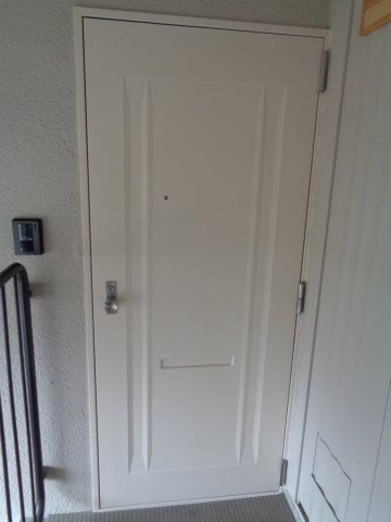 井上ハイツの玄関