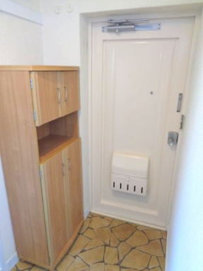 井上ハイツの玄関