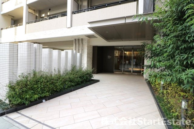 【エントランス】 | ジ・アーバネックス南堀江公園通り | 清潔なエントランスです