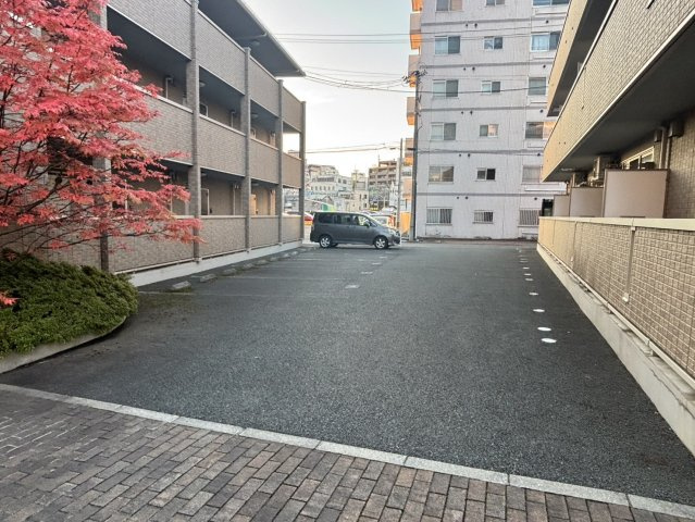 セジュール南大通の駐車場