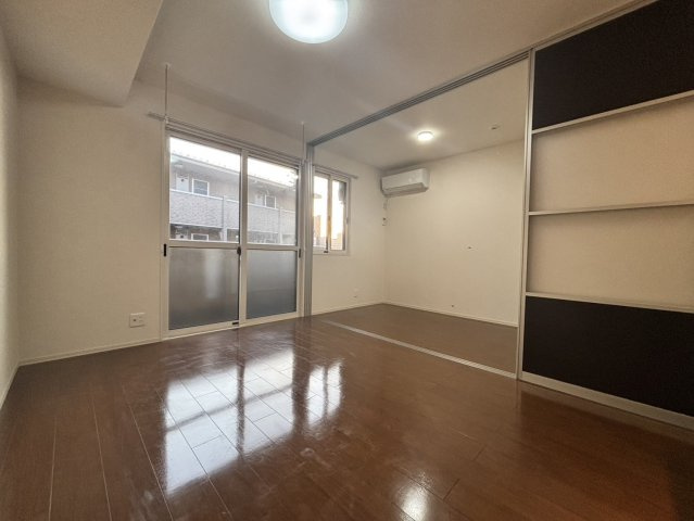 セジュール南大通の居間・リビング