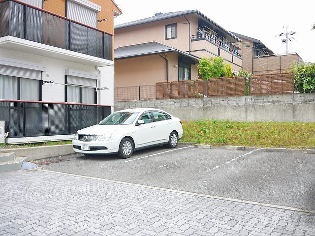 エクセレント桜ケ丘Aの駐車場|駐車場です