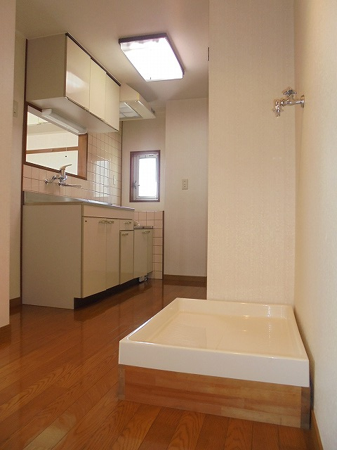 クリスタルハイツの設備|室内洗濯置き場