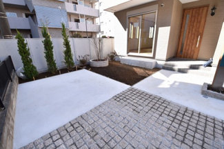 【外観】 | ちょっとしたお庭スペースでガーデニングなどは如何でしょうか？