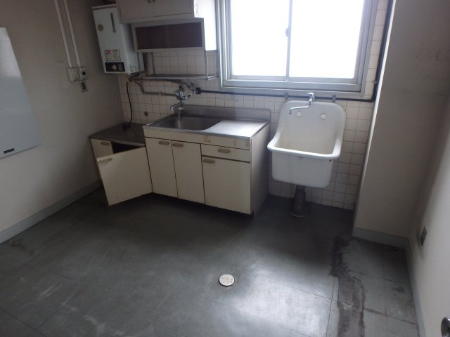 水島西常盤町　事務所ビルの内装