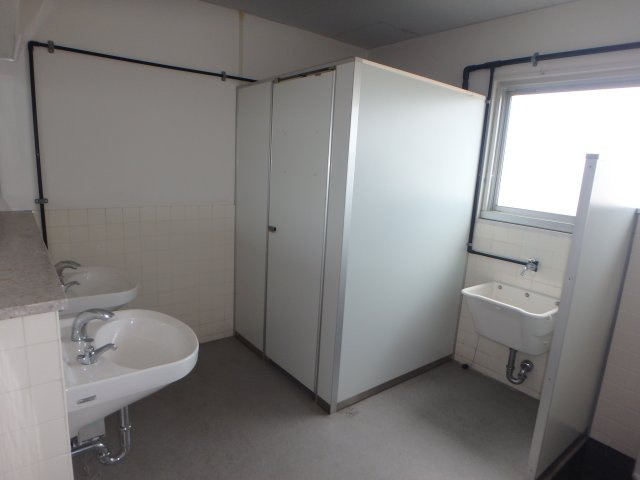 水島西常盤町　事務所ビルのトイレ