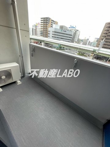 サムティ難波VIVOのバルコニー