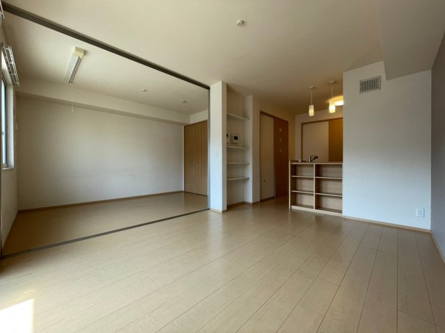 サニーゲイブルズの居間・リビング