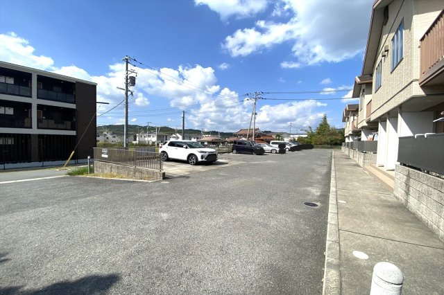 パッサーレ　壱番館の駐車場