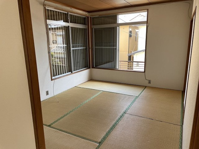 【和室】 | 小松里町藪様貸家 | バルコニー側の和室