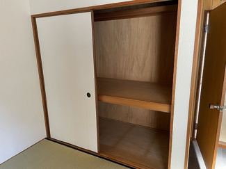 【収納】 | 小松里町藪様貸家 | バルコニー側の和室の収納