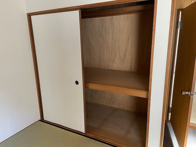 【収納】 | 小松里町藪様貸家 | バルコニー側の和室の収納
