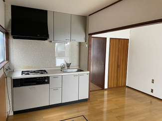 【居間・リビング】 | 小松里町藪様貸家