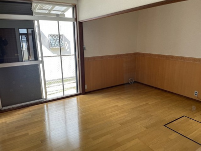 【居間・リビング】 | 小松里町藪様貸家