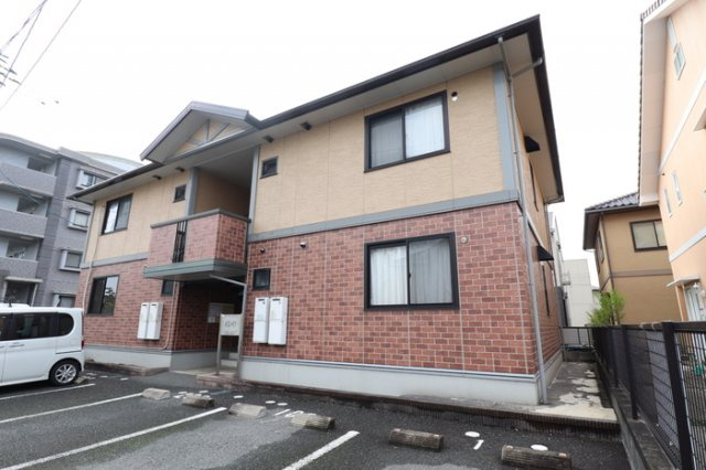 熊本市南区出仲間４丁目のアパート