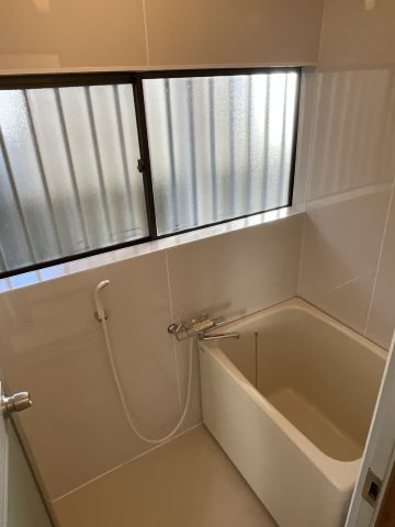 【浴室】 | 浴室もリフォーム済みで浴槽は新品です。