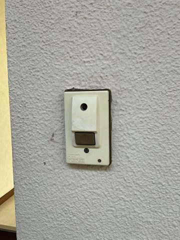 【セキュリティ】 | ドアチャイムはTVモニター付きインターホンへ交換予定です。