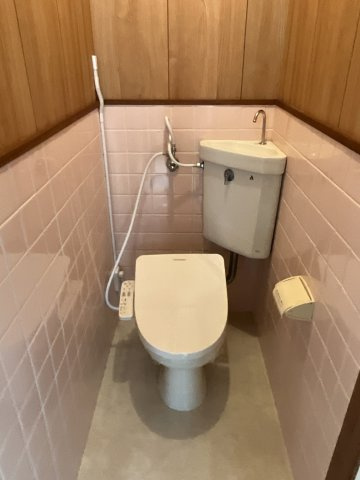 【トイレ】 | トイレは新品の温水洗浄便座付きです。