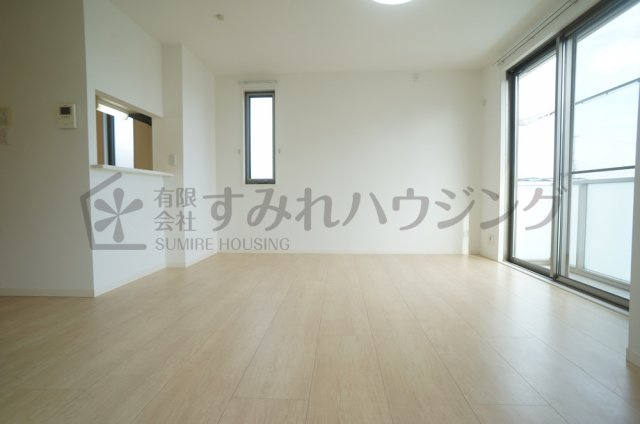 フルートの居間・リビング|参考、同建物・類似間取りの号室