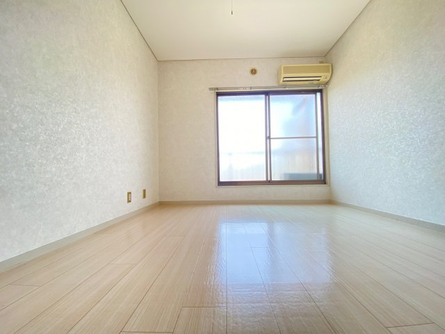 ロイヤルハイツ川西の寝室