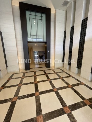 クレストフォルム大阪天満橋のロビー|ゆとりのあるロビーです