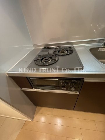 クレストフォルム大阪天満橋のキッチン|コンパクトなキッチンで掃除もラクラク