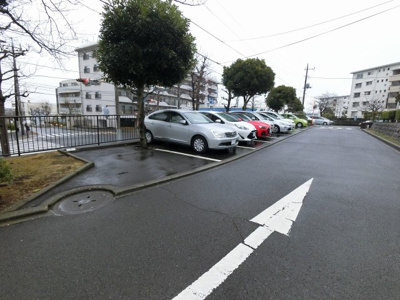 【駐車場】 | 洋光台南団地１０号棟 | 平置き駐車場です。