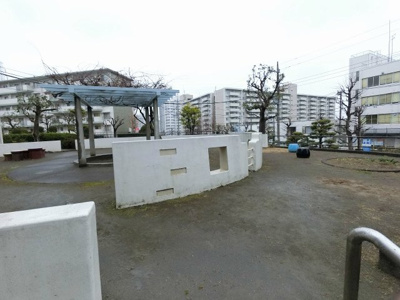 【その他共用部分】 | 洋光台南団地１０号棟 | 敷地内の公園です。