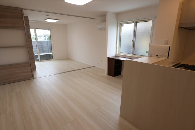 アネシス寺家A・B　A棟の居間・リビング