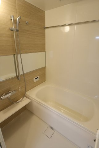 アネシス寺家A・B　A棟の浴室