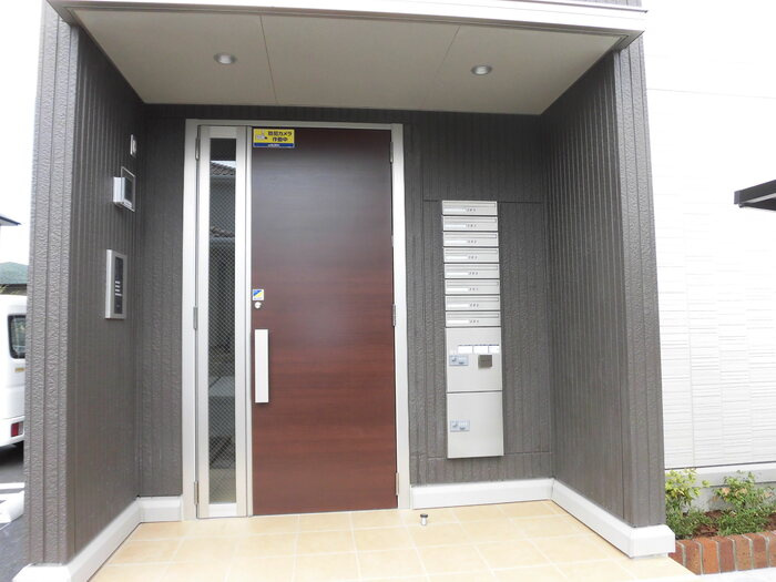 上益城郡益城町大字宮園のアパートのエントランス