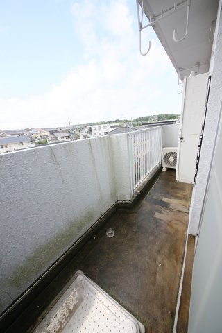 ロイヤルリリーフM&Sのバルコニー