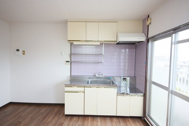 ロイヤルリリーフM&Sのキッチン