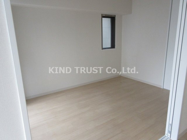 メゾン・オリビエの洋室|明るい洋室です