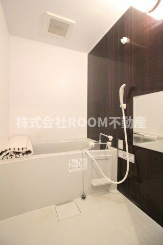 ヴァレンティノの浴室|落ち着いた空間のお風呂です