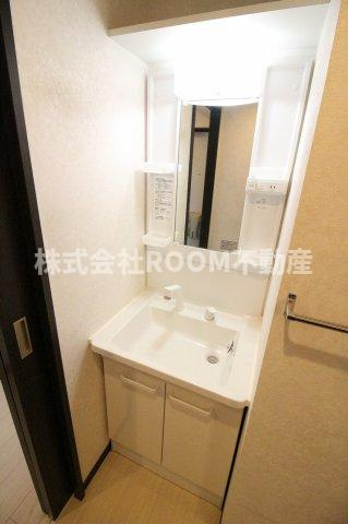 ヴァレンティノの独立洗面台|独立洗面台、朝の身支度には欠かせません