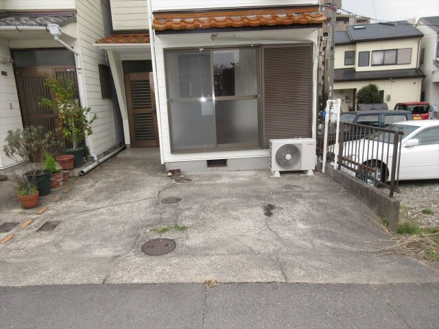 香流橋戸建の駐車場|香流橋戸建