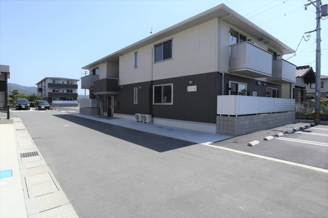 アネシス寺家A・B　B棟の外観