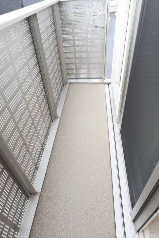 アネシス寺家A・B　B棟のバルコニー
