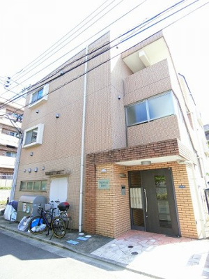 【外観】 | ベルヴィル新ゆり | 小田急線「新百合ヶ丘」駅より徒歩8分！便利な立地の3階建てマンション♪楽器OKで音大生にもおすすめです♪
