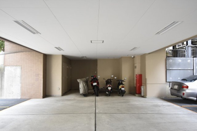 【その他共用部分】 | 伊勢佐木南パークハウス弐番館 | バイク置場です。