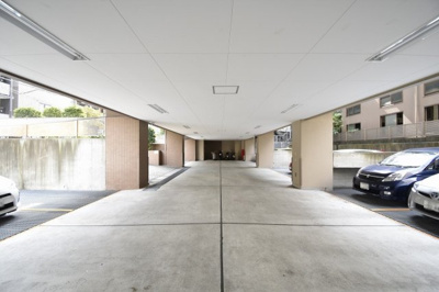 【駐車場】 | 伊勢佐木南パークハウス弐番館 | 平置き駐車場です。