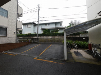 【駐車場】