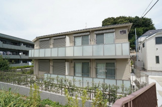 【外観】 | 積水ハウス施工の賃貸住宅シャーメゾン♪JR横浜線「中山」駅より徒歩11分の築浅2階建てアパート♪近くに公園があるのでファミリーさんには嬉しい立地です☆