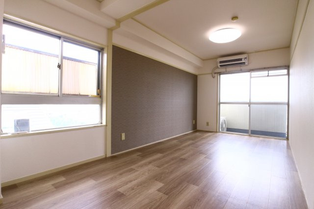 ＹＫハイツ高丸の居間・リビング