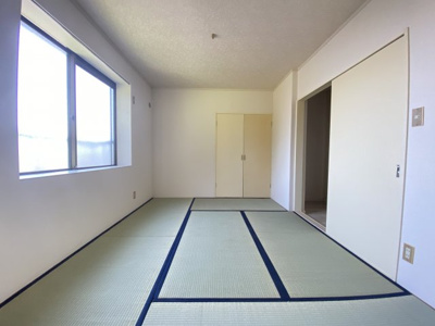 【寝室】 | 君津アイランド | 窓が合って明るいお部屋です