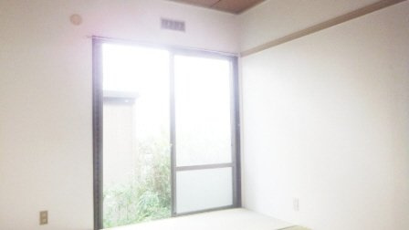 グリーンハイツの展望|明るい室内です